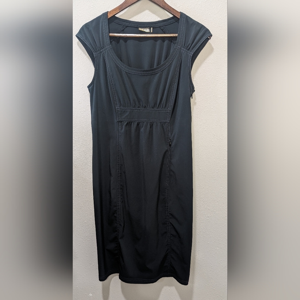 Athleta black Medium dress side zip